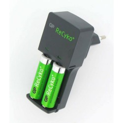 CHARGEUR RECYKO 12 HEURES 2 ACCUS LR06 / AA 